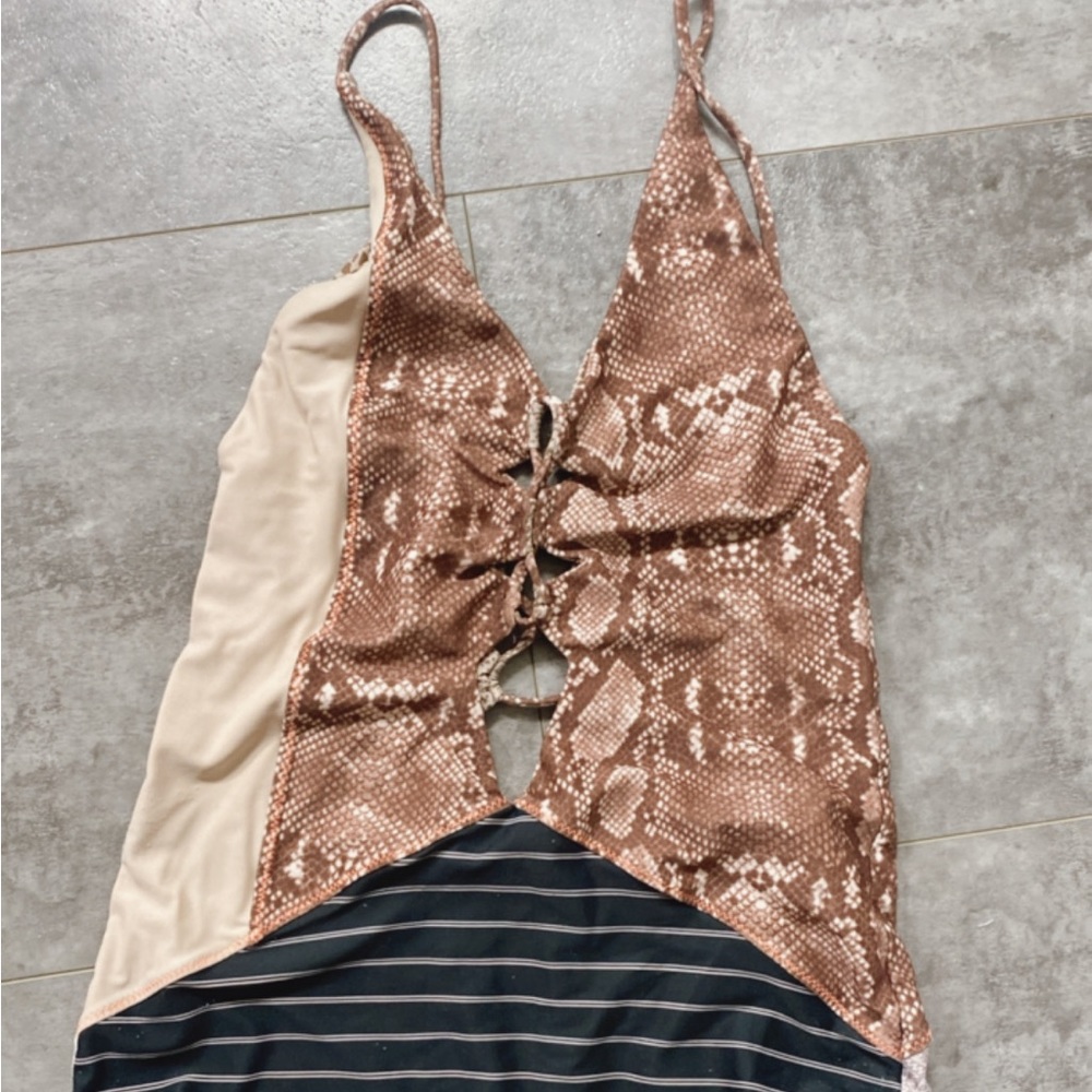 ACACIA | ONE PIECE | SMALL